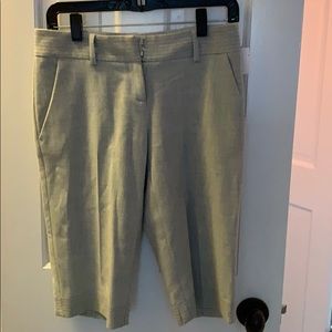 Super cute White House black market Capri pants